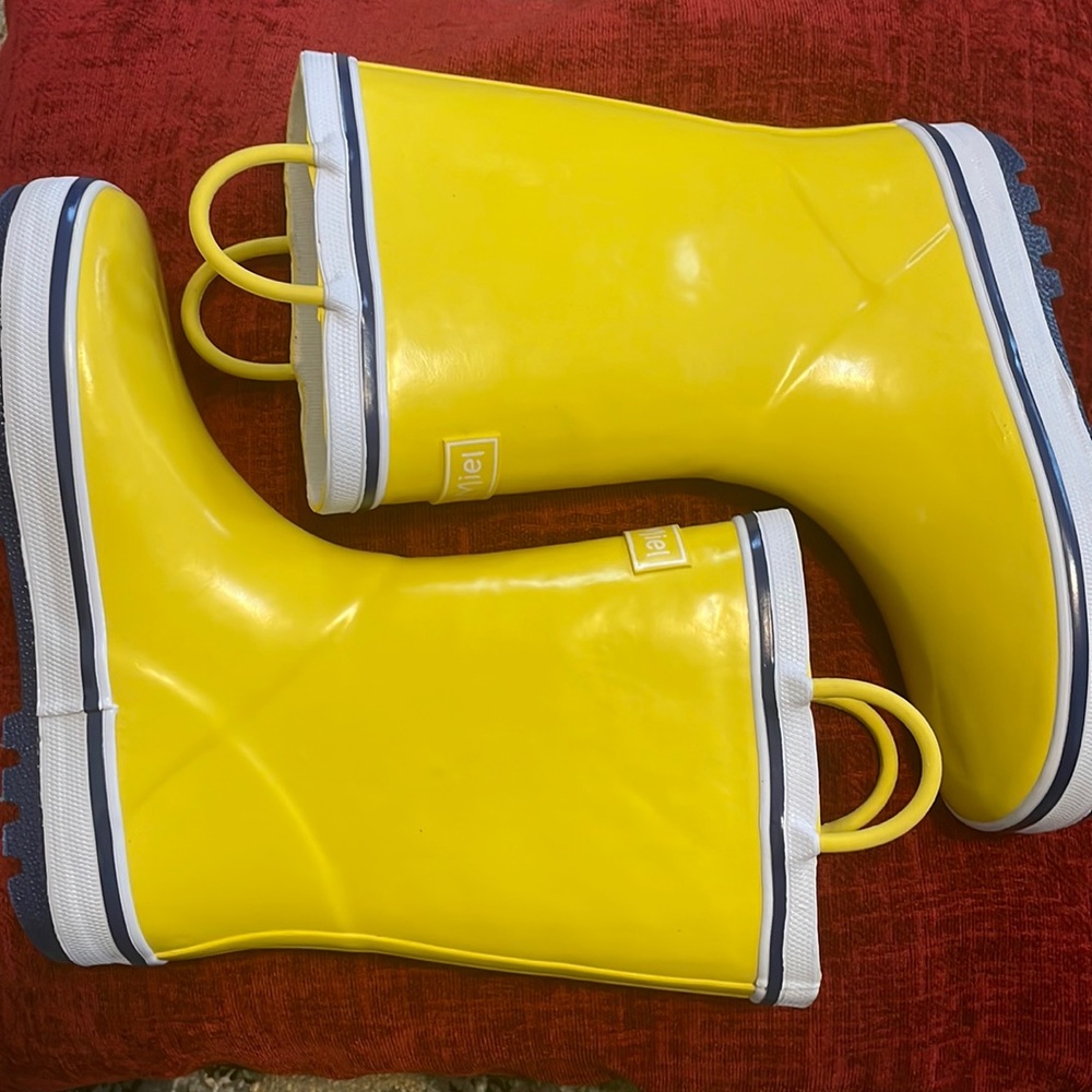 Rain boots